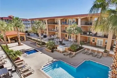 Image de Condo de luxe 3br 2. 5 B à quelques pas de l'océan!