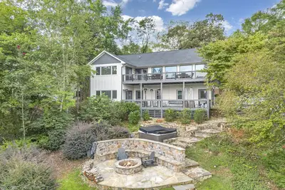 Image de Evadez-vous pendant les vacances au lac Keowee