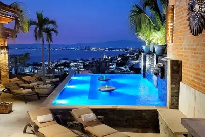 Image de Villa privée de 6 à 12 chambres à coucher, excellent emplacement, lieu parfait pour un événement