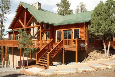 Image de Retraite de montagne premium sur plus de 2 acres avec vue panoramique - bain à remous / table de billard