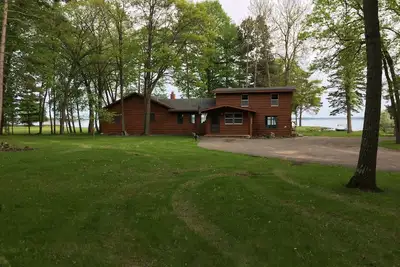 Image de Accueil familial Leech Lake sur trois hectares de Lakeshore
