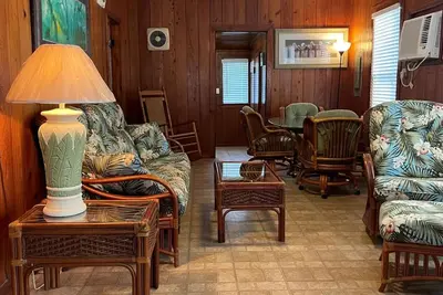 Image de Famille familiale adorable escalier à la plage, chariot gratuit sur l'île