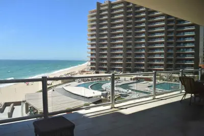 Image de Las Palomas Golf & Seaside Resort, spectaculaire 2b / 2b Oceanfront Coronado 306