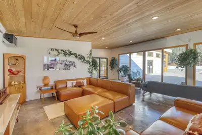 Image de Le Lodge Poolside entier avec accès à la piscine pour 6 personnes