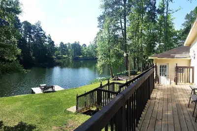 Image de Retraite calme et au bord du lac. Enregistrez-Vous TÔT! Utilisation Gratuite De Kayak! Wifi