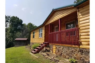 Image de La cabane en rondins de style ranch Sandstone 3br 2ba
