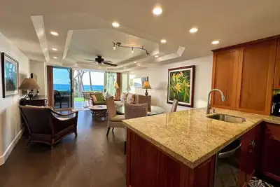 Image de Fabuleuse vue sur l'océan depuis notre condo récemment rénové!