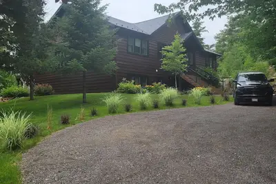 Image de Superbe Waterfront Cottage sur 14 Island Lake à seulement 30 minutes de Kingston