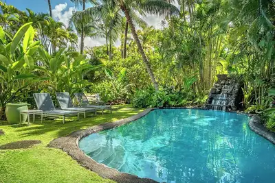 Image de Incroyable North Shore 3 Bedroom Beachfront Accueil, vue sur l'océan à couper le souffle! Tvr5141