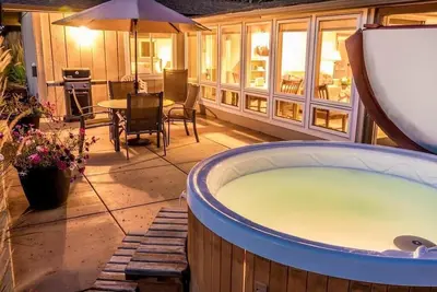 Image de Luxe romantique Guest House sur 20 hectares, bain à remous, piscine, court de tennis, vue sur les montagnes