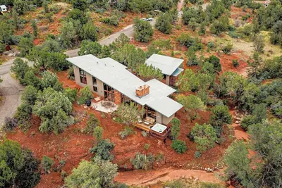 Image de Nouveau! Voir la maison avec bain à remous dans la zone calme entouré de pins et Red Rocks!