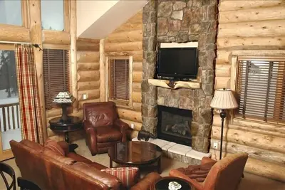 Image de Tout Privé: bain à remous, Garage, ponts, Et Fin Unité Townhome) (Quiet! )