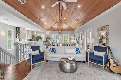 Image de * 30a Bliss * à quelques pas de la plage, de la piscine, de 3 porches, près de Rosemary & Alys - Seacrest