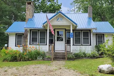 Image de Belle maison du lac Canadohta avec propriété privée au bord du lac incluse