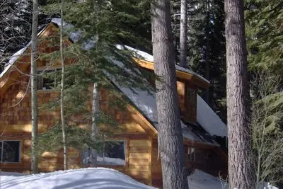 Image de Aspen Hollow - Superbe, isolée Riverfront maison avec bain à remous