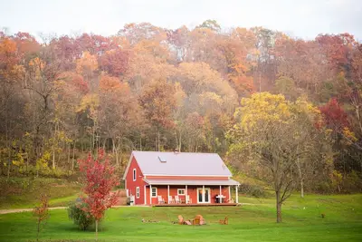 Image de Le miel Grange & Honey House Llc