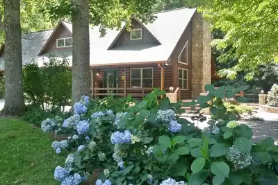 Image de Un ruisseau à vos pieds et un pôle de pêche à la main!