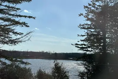 Image de Waterfront Cottage-Sleeps 8 Guests-Large Dock-6 Boats-Fall Dates Available