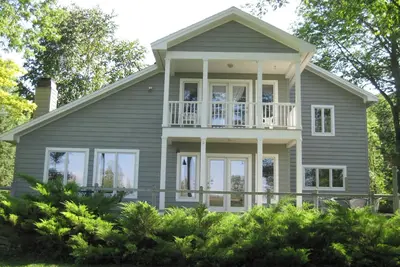 Image de Charmante maison de vacances en bord de mer sur Crystal Lake - Réservation Ss '20