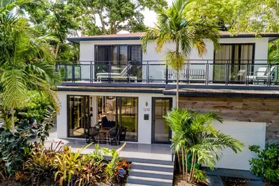 Bord de l'eau moderne nautique Boutique de luxe Location de vacances
