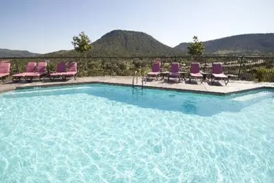 Image de 2 Bdrm Sleeps 8 ~ Grandes Vues ~ Grande UNITÉ ~ RANDONNÉE, Sentiers, Piscines Chauffantes, RÉSERVEZ Maintenant