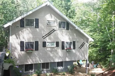 Image de Grand chalet privé pour 14 personnes avec accès à la plage de Winnipesaukee, à 5 min de Gunstoc