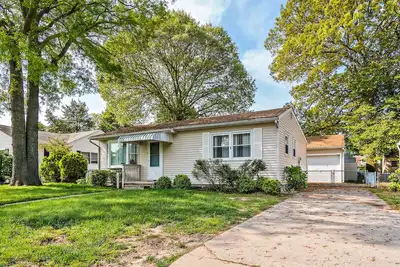 Image de Adorable maison de plage entièrement mise à jour - Animaux acceptés