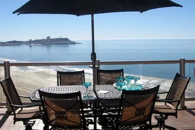 Image de Magnifique Condo au bord de l'océan ~ avec 2 chambres King et une salle de repos en prime! dort jusqu'à 7