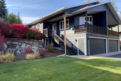 Image de Magnifique condo avec climatisation, bain à remous et cheminée près du golf, lac, ski et centre-ville