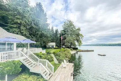 Image de Amazing Lake House avec plage privée et quais