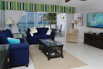 Image de Spectaculaire Oceanfront Condo - Discovery Point Club # 11 - Email pour les spéciaux