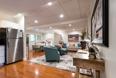 Image de Invitant Hideaway Suite, juste à l'extérieur de la ville d'Intercourse, belle propriété!