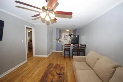 Image de 1272 Great Downtown Location belle maison de 2 chambres sur rue calme