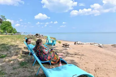 Image de Préparez-vous à tomber amoureux de cette propriété adorablement tropicale au bord de la plage!