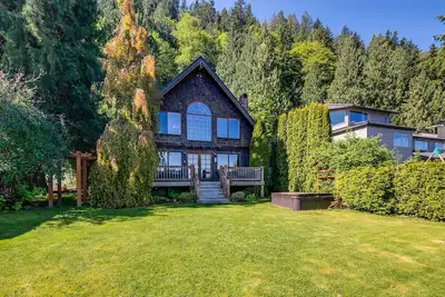 Image de Lake Whatcom Waterfront Cabin