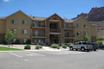Condo moderne populaire, nouvelle piscine et bain à remous, la meilleure valeur à Moab