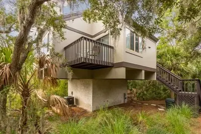 Image de Un piédestal avec les plus belles vues de mars! Idéal pour observer les oiseaux!