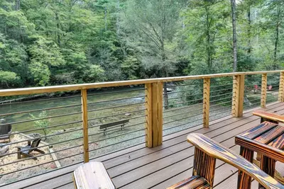 Image de Nouveau! ! Rockin River - 5br / 3ba Waterfront Home