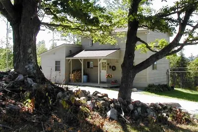 Image de Cottage 4 saisons confortable - ski, natation, randonnée, feuillage - divertissement en famille ou escapade romantique