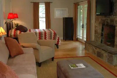 Image de 2 Bdrm sur le lac Dunmore, draps, vues, plage, Marina, Pub, magasin. Animaux acceptés