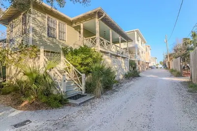 Image de Skipjack Cottage - Idéal pour les familles ou les groupes - 5 maisons de la plage!