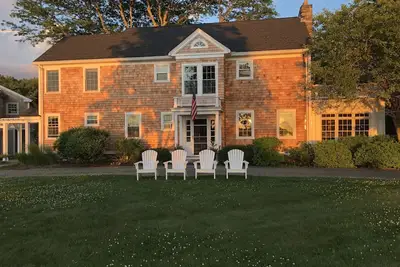 Image de Maison spacieuse de 5 chambres située en ville avec un accès facile à Newport. 2nt res disp.