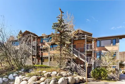 Image de Ski in / out 2 bd / 2ba Condo - très bien situé juste au-dessus du centre commercial Snowmass