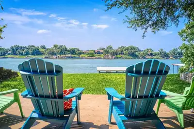 Image de L'eau libre sur le lac Lbj - Llano Arm avec l'ascenseur de bateau et les rampes de jet-ski