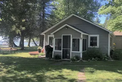 Image de Platte Lake Waterfront Cottage!