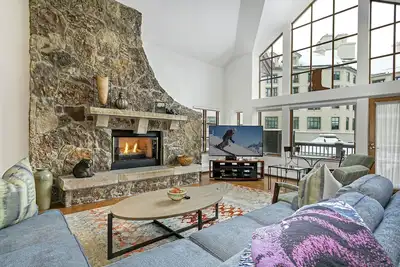 Image de Maintenant Avec A / C Central! ! Penthouse Sur Icerink! 8 couchages, 100% ski-in / out! Lux 5 étoiles