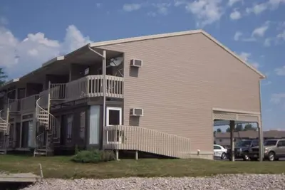 Image de 1er étage, 1 chambre, 1 salle de bain, personnes à mobilité réduite bienvenus - pour 4 personnes à Green Cove