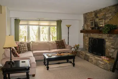 Image de Condo 2br / 2ba mis à jour avec golf, spa et navette pour 7Springs Lodge / Slopes