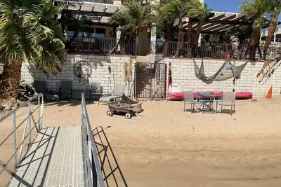 Image de Location Bullhead City Riverfront 4 Chambre 3 Bains W / Sandy Beach & quai privé