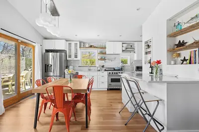 Image de Familial, Designer 3Bd Maison située au centre avec douche Os et grande cour